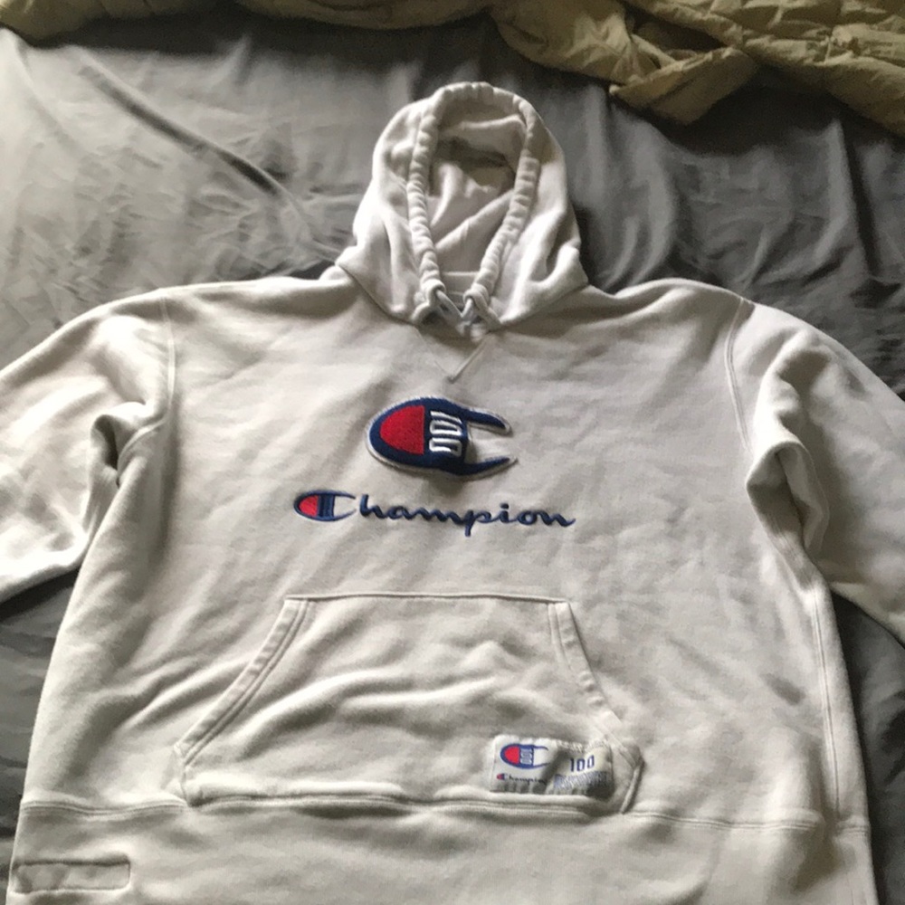 White champion hoodie xl has couple stains